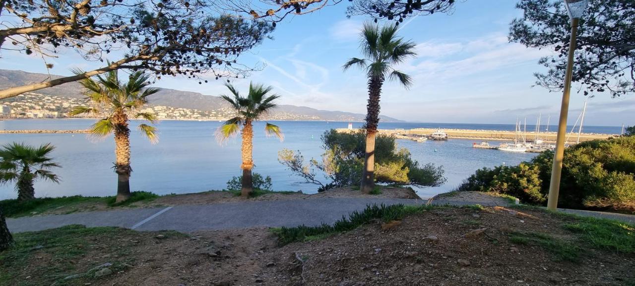 Studio "La Mer" A Bormes-Les-Mimosas Luaran gambar